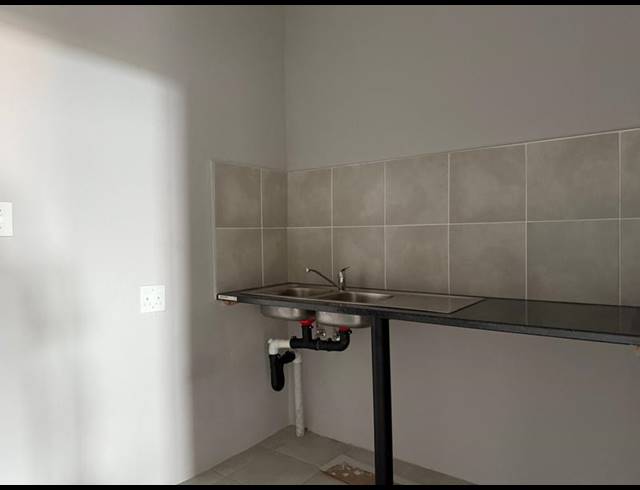 INDUSTRIAL PROPERTY TO RENT IN MAGNA VIA INDUSTRIAL